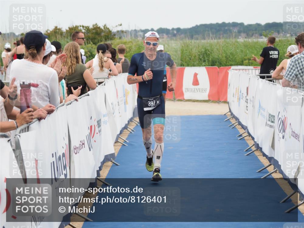 22.06.2025 - Viking Triathlon MichiJ http://msf.ph/oto/8126401 22.06.2025 15:23:13 Ziel 158, 397 meine-sportfotos.de