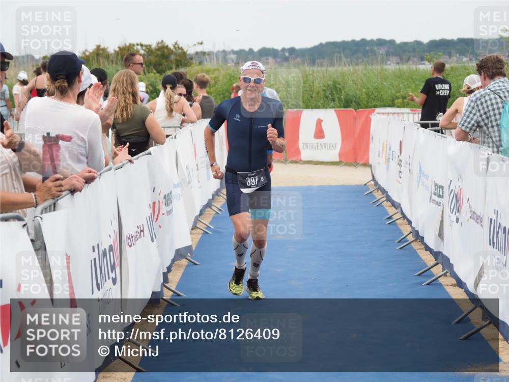 22.06.2025 - Viking Triathlon MichiJ http://msf.ph/oto/8126409 22.06.2025 15:23:13 Ziel 158, 397 meine-sportfotos.de