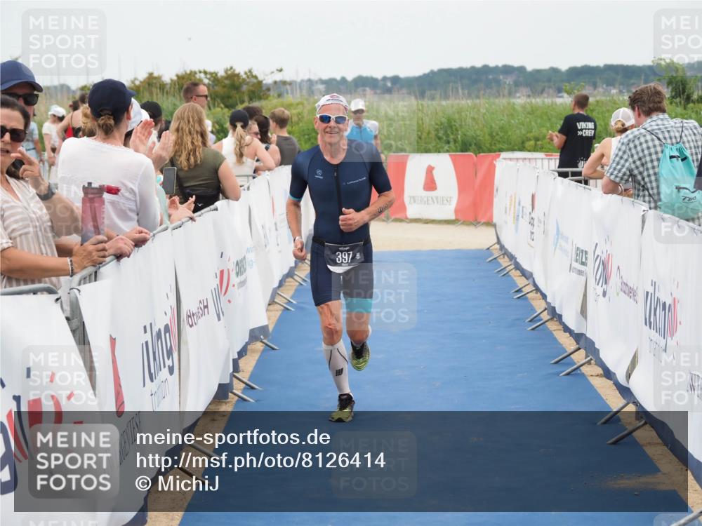 22.06.2025 - Viking Triathlon MichiJ http://msf.ph/oto/8126414 22.06.2025 15:23:13 Ziel 158, 397 meine-sportfotos.de