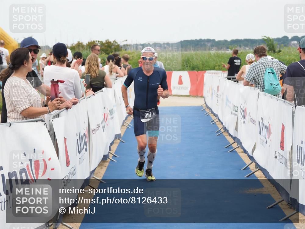 22.06.2025 - Viking Triathlon MichiJ http://msf.ph/oto/8126433 22.06.2025 15:23:14 Ziel 158, 397 meine-sportfotos.de
