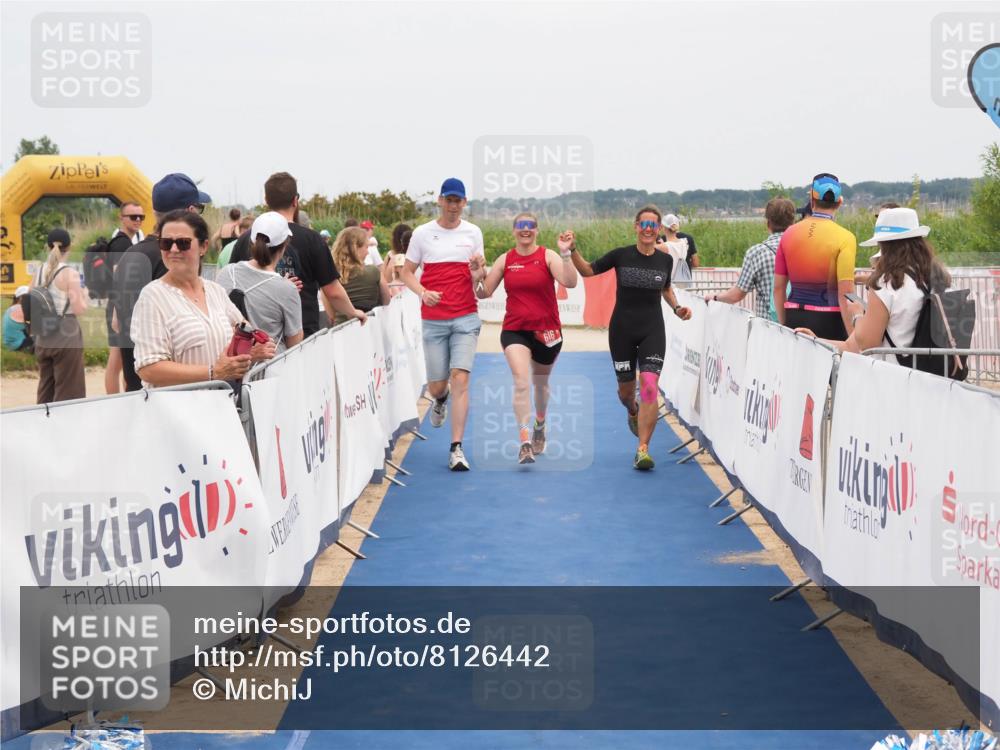 22.06.2025 - Viking Triathlon MichiJ http://msf.ph/oto/8126442 22.06.2025 15:18:07 Ziel 616 meine-sportfotos.de