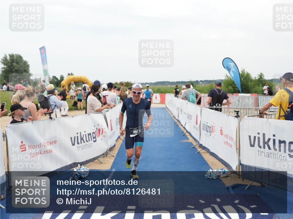 22.06.2025 - Viking Triathlon MichiJ http://msf.ph/oto/8126481 22.06.2025 15:23:15 Ziel 158, 397 meine-sportfotos.de