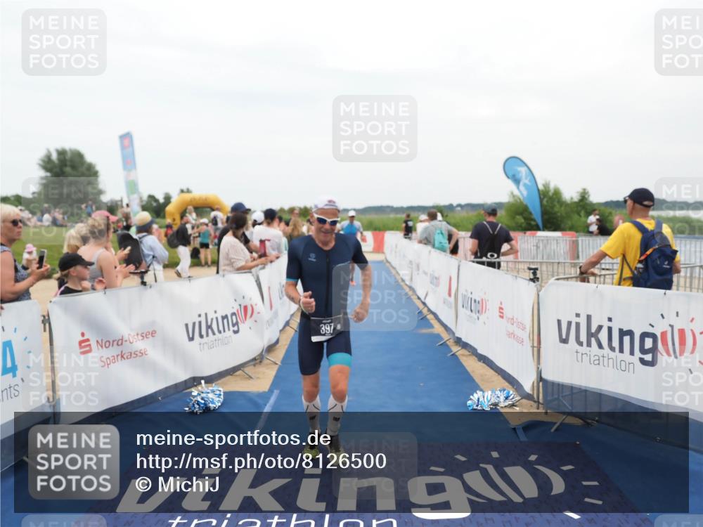 22.06.2025 - Viking Triathlon MichiJ http://msf.ph/oto/8126500 22.06.2025 15:23:16 Ziel 158, 397 meine-sportfotos.de