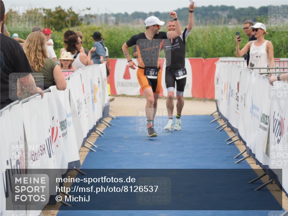 22.06.2025 - Viking Triathlon MichiJ http://msf.ph/oto/8126537 22.06.2025 15:18:14 Ziel 164, 300 meine-sportfotos.de