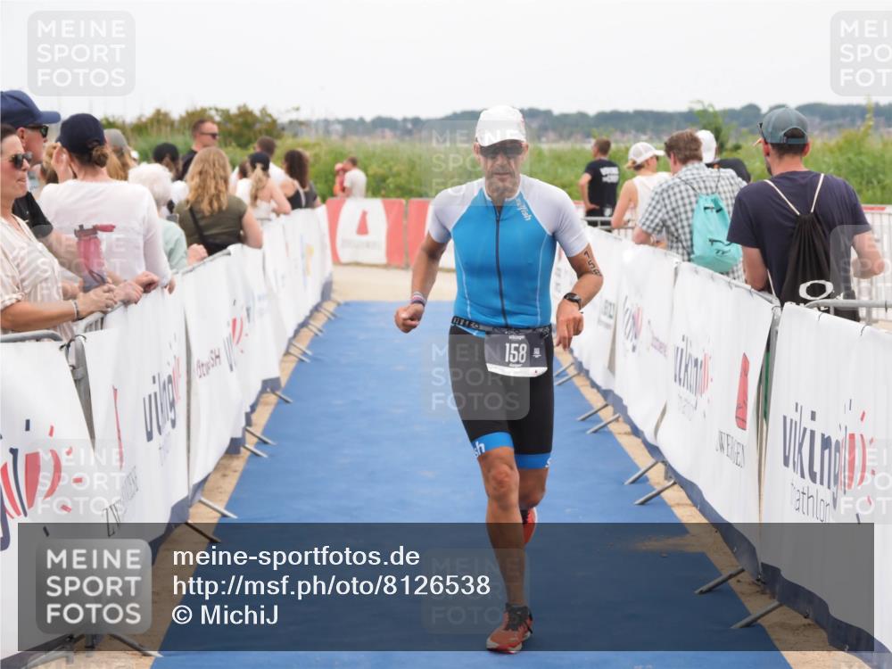 22.06.2025 - Viking Triathlon MichiJ http://msf.ph/oto/8126538 22.06.2025 15:23:18 Ziel 158, 397 meine-sportfotos.de