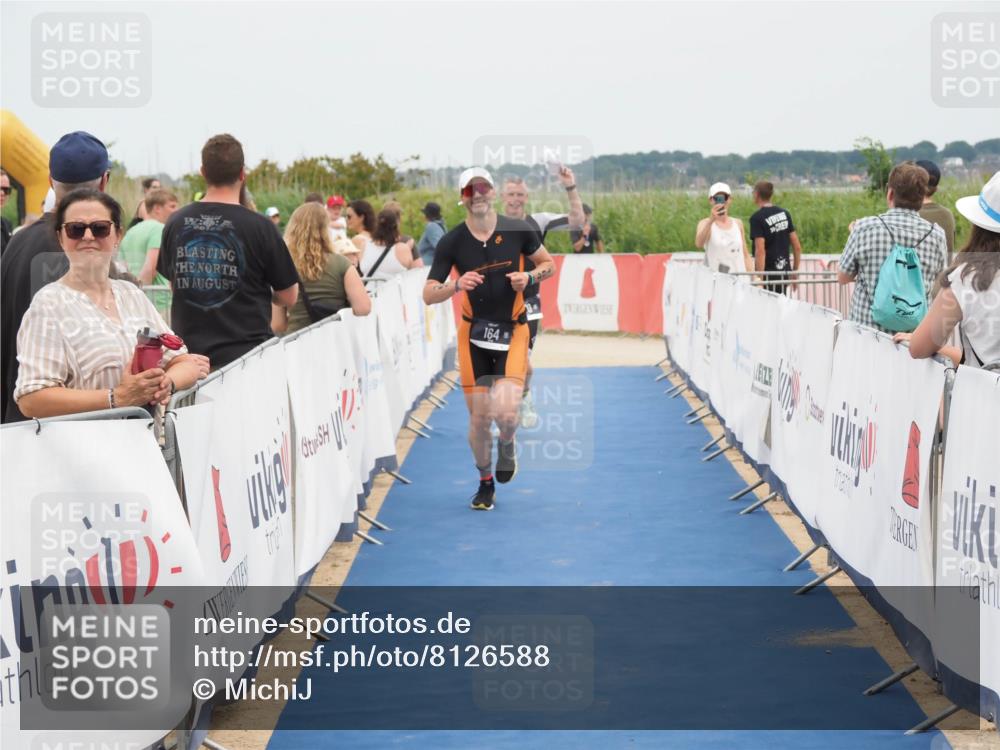 22.06.2025 - Viking Triathlon MichiJ http://msf.ph/oto/8126588 22.06.2025 15:18:16 Ziel 164, 300 meine-sportfotos.de