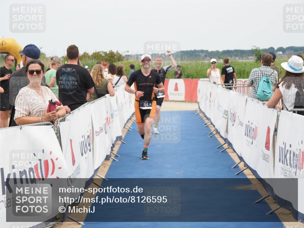22.06.2025 - Viking Triathlon MichiJ http://msf.ph/oto/8126595 22.06.2025 15:18:16 Ziel 164, 300 meine-sportfotos.de