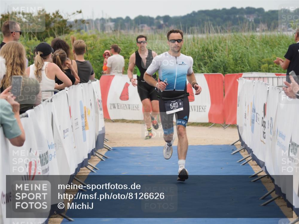 22.06.2025 - Viking Triathlon MichiJ http://msf.ph/oto/8126626 22.06.2025 15:24:03 Ziel 366, 540 meine-sportfotos.de