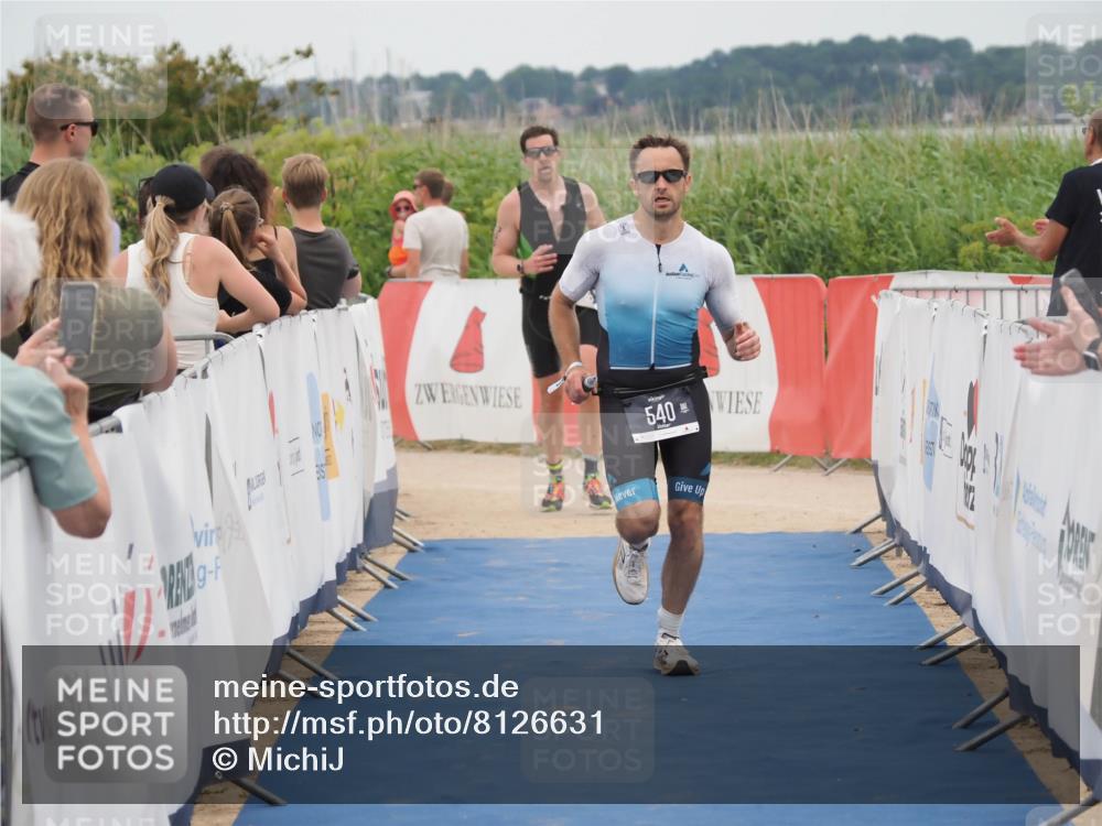 22.06.2025 - Viking Triathlon MichiJ http://msf.ph/oto/8126631 22.06.2025 15:24:03 Ziel 366, 540 meine-sportfotos.de