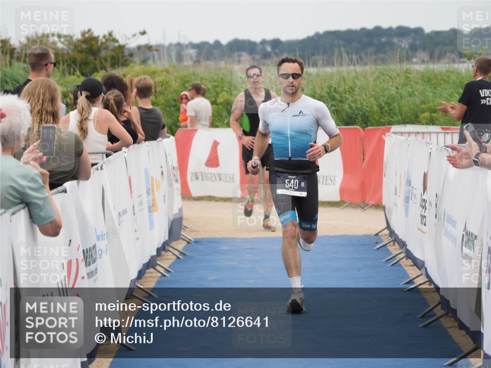 22.06.2025 - Viking Triathlon MichiJ http://msf.ph/oto/8126641 22.06.2025 15:24:03 Ziel 366, 540 meine-sportfotos.de