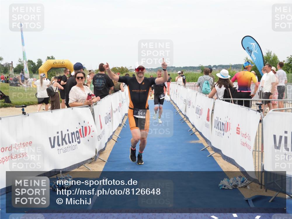 22.06.2025 - Viking Triathlon MichiJ http://msf.ph/oto/8126648 22.06.2025 15:18:18 Ziel 164, 300 meine-sportfotos.de
