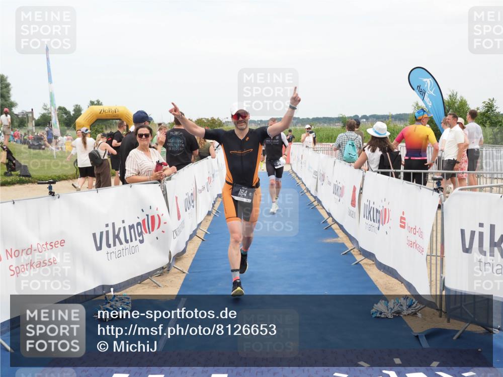 22.06.2025 - Viking Triathlon MichiJ http://msf.ph/oto/8126653 22.06.2025 15:18:18 Ziel 164, 300 meine-sportfotos.de