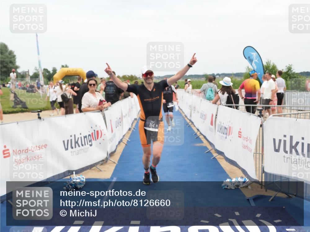 22.06.2025 - Viking Triathlon MichiJ http://msf.ph/oto/8126660 22.06.2025 15:18:18 Ziel 164, 300 meine-sportfotos.de