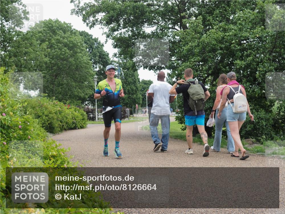 22.06.2025 - Viking Triathlon KatJ http://msf.ph/oto/8126664 22.06.2025 15:30:06 Laufen 418 meine-sportfotos.de