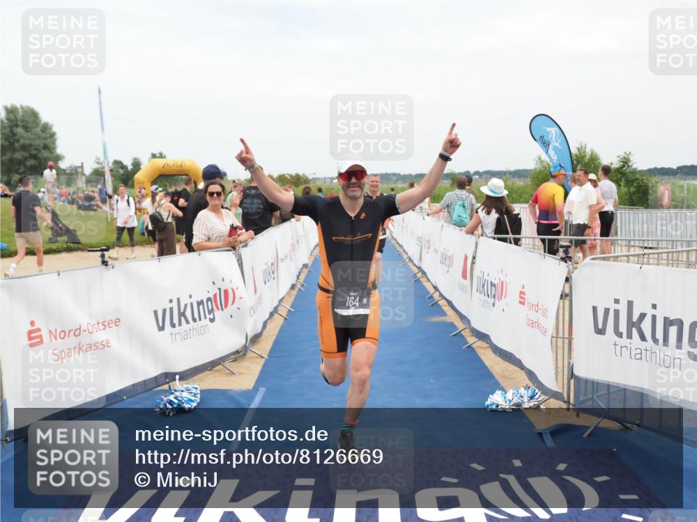 22.06.2025 - Viking Triathlon MichiJ http://msf.ph/oto/8126669 22.06.2025 15:18:19 Ziel 164, 300 meine-sportfotos.de