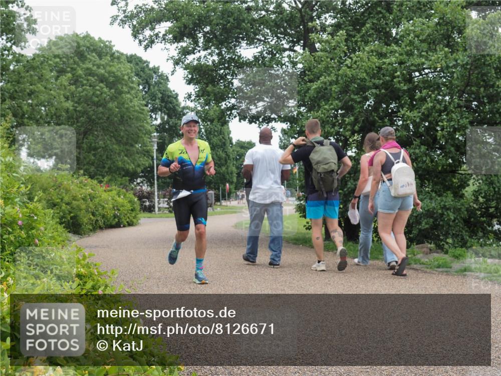 22.06.2025 - Viking Triathlon KatJ http://msf.ph/oto/8126671 22.06.2025 15:30:06 Laufen 418 meine-sportfotos.de