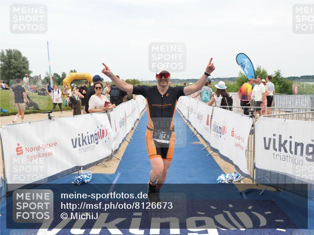 22.06.2025 - Viking Triathlon MichiJ http://msf.ph/oto/8126673 22.06.2025 15:18:19 Ziel 164, 300 meine-sportfotos.de