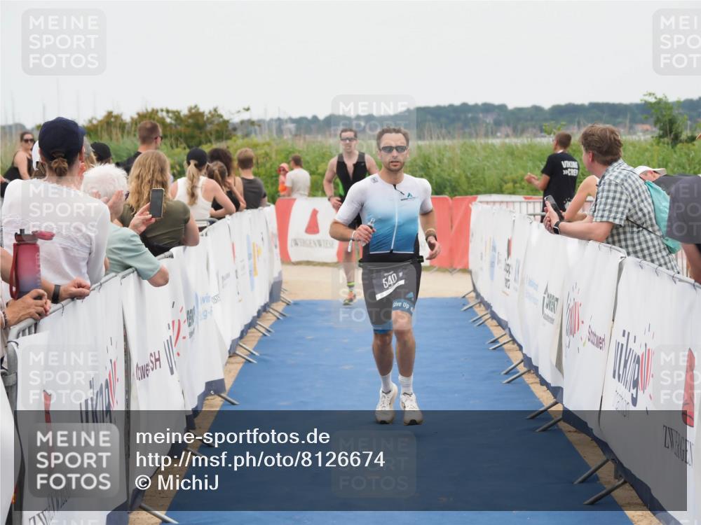 22.06.2025 - Viking Triathlon MichiJ http://msf.ph/oto/8126674 22.06.2025 15:24:04 Ziel 366, 540 meine-sportfotos.de