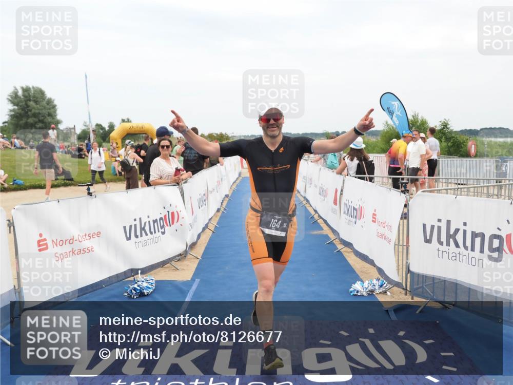 22.06.2025 - Viking Triathlon MichiJ http://msf.ph/oto/8126677 22.06.2025 15:18:19 Ziel 164, 300 meine-sportfotos.de
