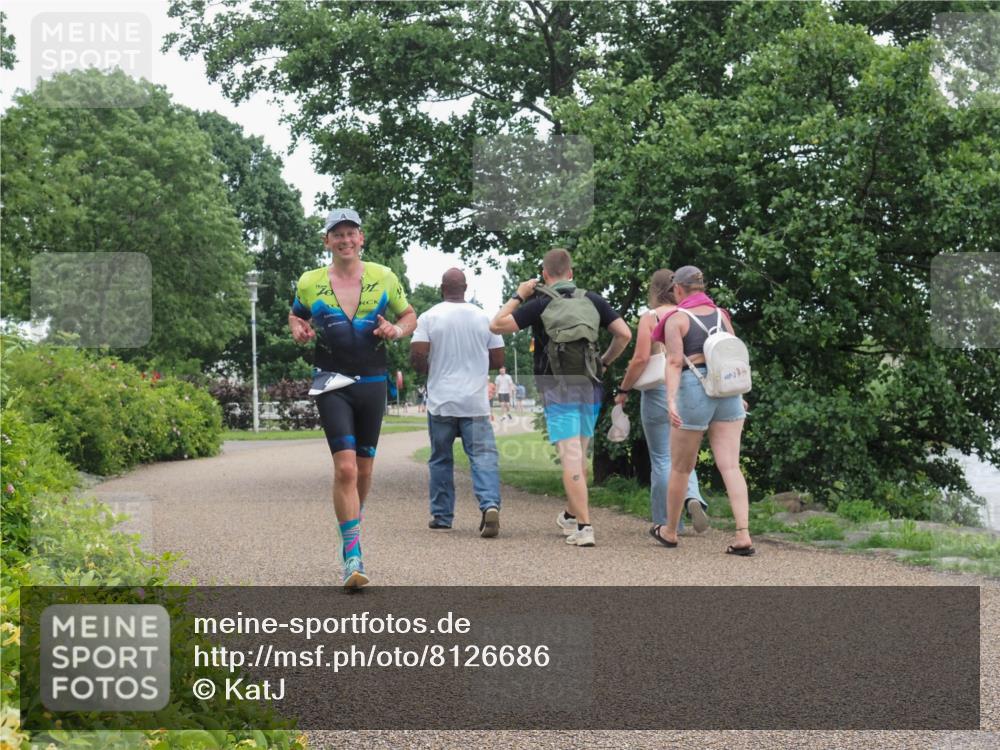 22.06.2025 - Viking Triathlon KatJ http://msf.ph/oto/8126686 22.06.2025 15:30:06 Laufen 418 meine-sportfotos.de