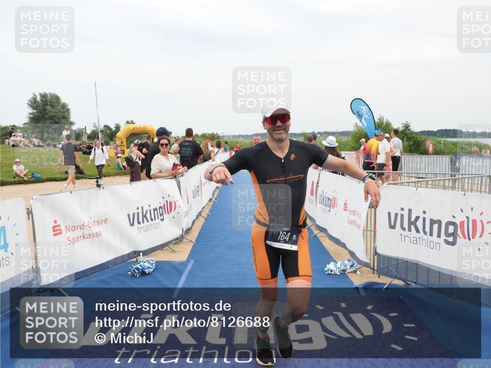 22.06.2025 - Viking Triathlon MichiJ http://msf.ph/oto/8126688 22.06.2025 15:18:19 Ziel 164, 300 meine-sportfotos.de