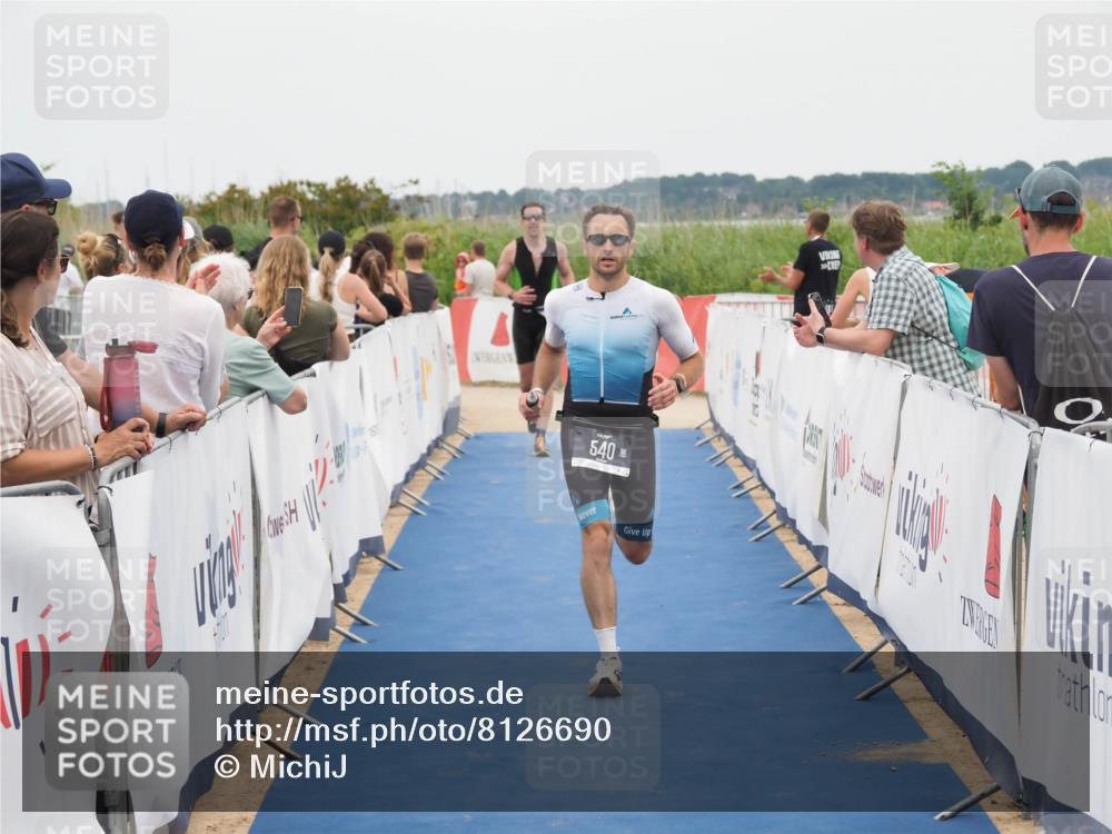 22.06.2025 - Viking Triathlon MichiJ http://msf.ph/oto/8126690 22.06.2025 15:24:05 Ziel 366, 540 meine-sportfotos.de