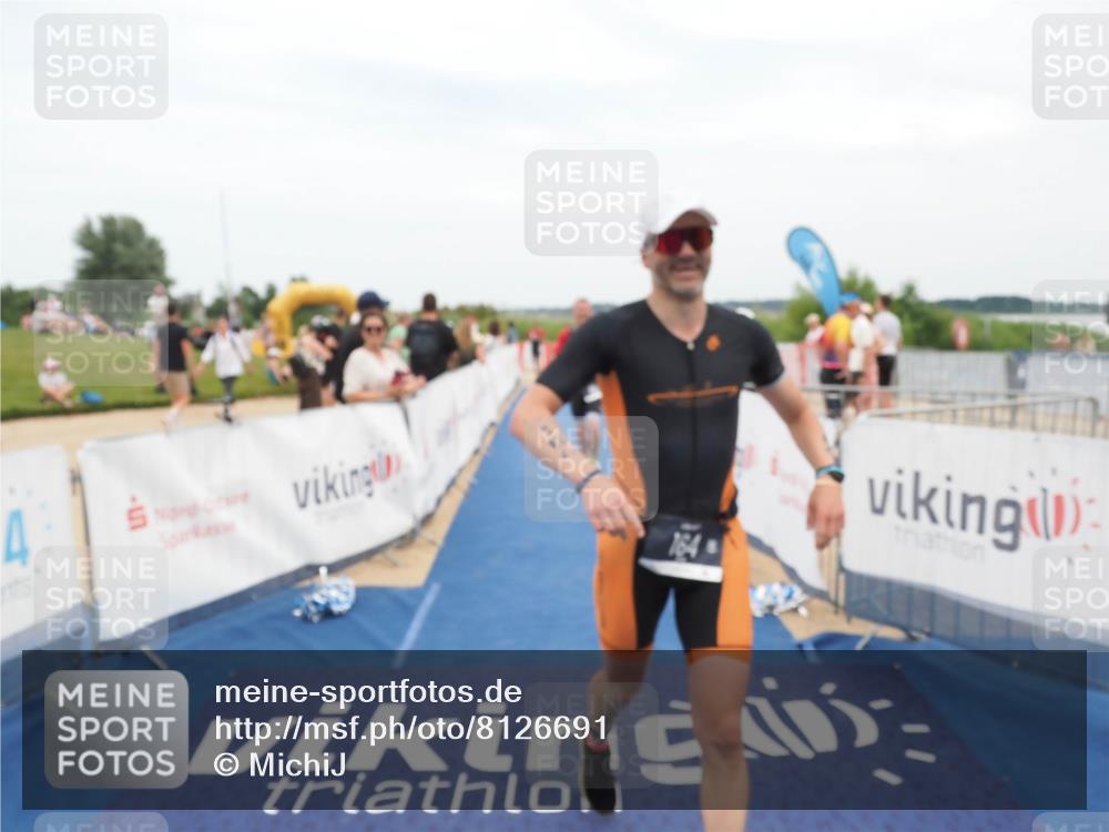 22.06.2025 - Viking Triathlon MichiJ http://msf.ph/oto/8126691 22.06.2025 15:18:19 Ziel 164, 300 meine-sportfotos.de