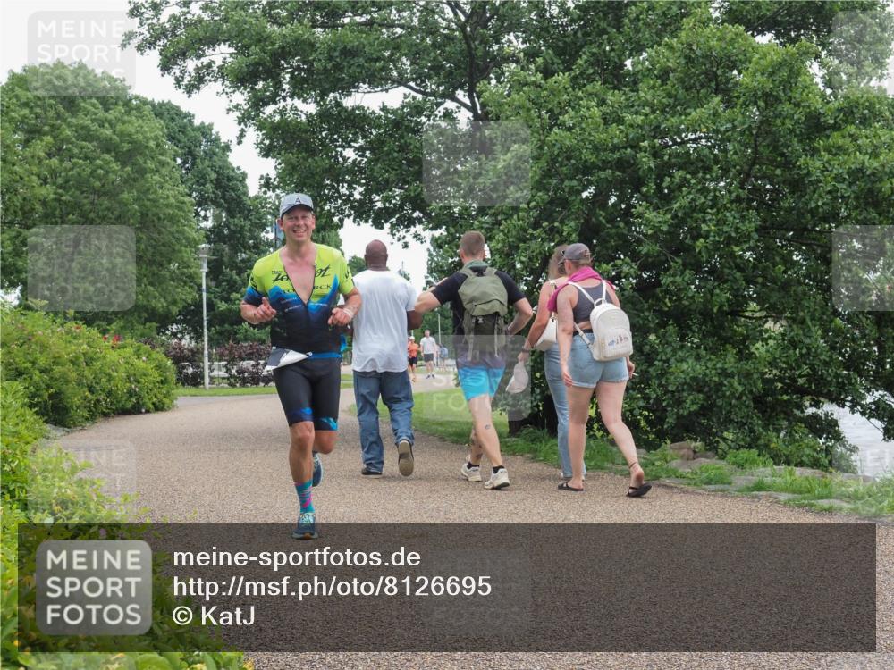 22.06.2025 - Viking Triathlon KatJ http://msf.ph/oto/8126695 22.06.2025 15:30:06 Laufen 418 meine-sportfotos.de