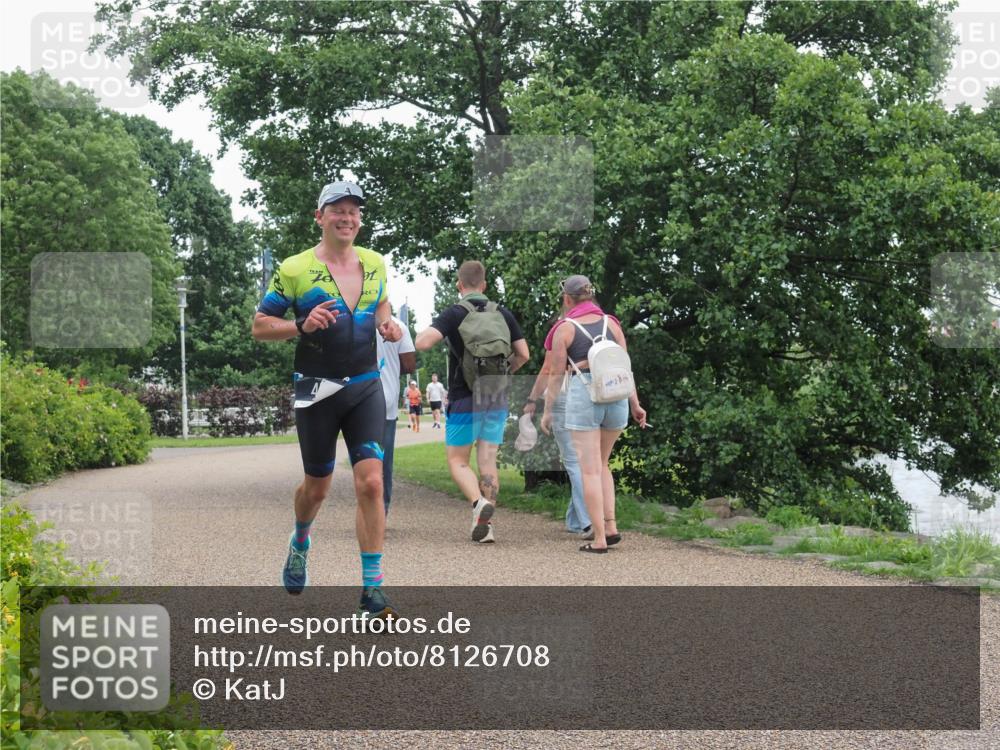 22.06.2025 - Viking Triathlon KatJ http://msf.ph/oto/8126708 22.06.2025 15:30:07 Laufen 418 meine-sportfotos.de