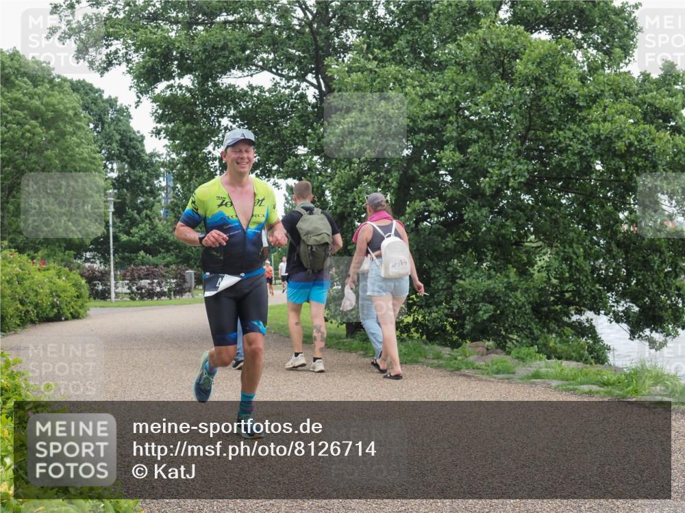 22.06.2025 - Viking Triathlon KatJ http://msf.ph/oto/8126714 22.06.2025 15:30:07 Laufen 418 meine-sportfotos.de