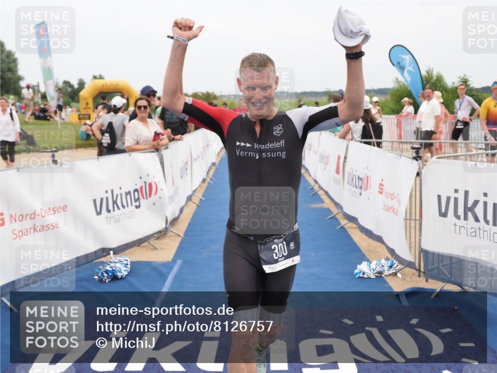 22.06.2025 - Viking Triathlon MichiJ http://msf.ph/oto/8126757 22.06.2025 15:18:22 Ziel 164, 235, 247, 300 meine-sportfotos.de