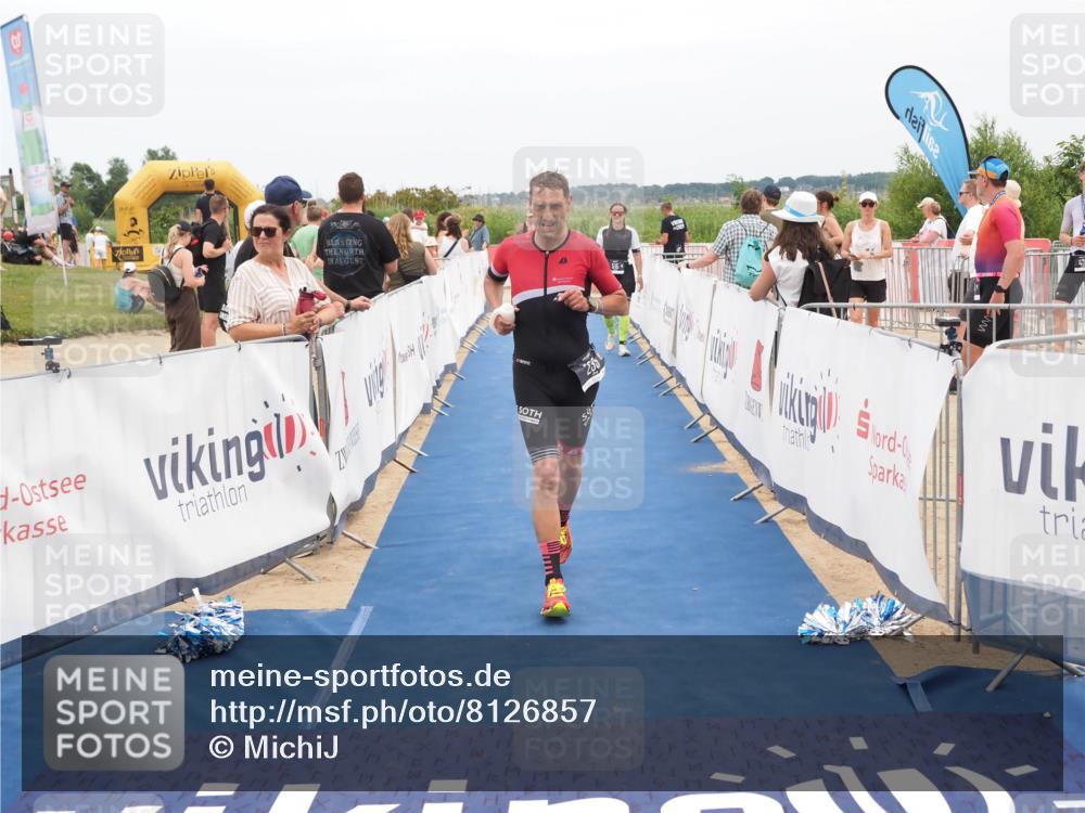 22.06.2025 - Viking Triathlon MichiJ http://msf.ph/oto/8126857 22.06.2025 15:18:26 Ziel 235, 247 meine-sportfotos.de