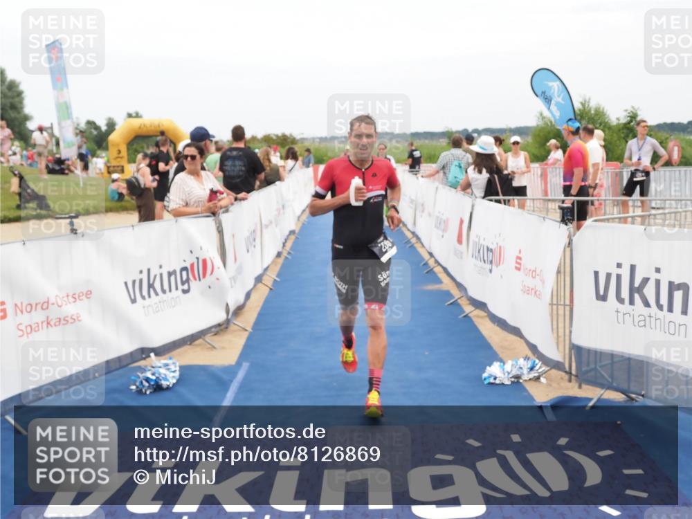22.06.2025 - Viking Triathlon MichiJ http://msf.ph/oto/8126869 22.06.2025 15:18:26 Ziel 235, 247 meine-sportfotos.de