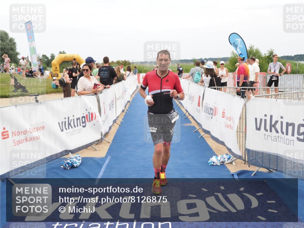 22.06.2025 - Viking Triathlon MichiJ http://msf.ph/oto/8126875 22.06.2025 15:18:26 Ziel 235, 247 meine-sportfotos.de
