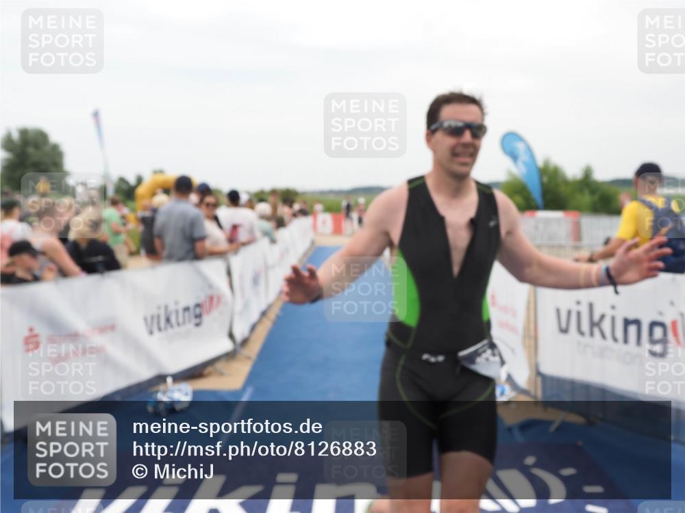 22.06.2025 - Viking Triathlon MichiJ http://msf.ph/oto/8126883 22.06.2025 15:24:11 Ziel 366 meine-sportfotos.de