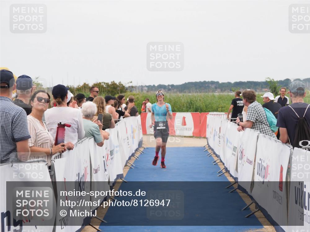 22.06.2025 - Viking Triathlon MichiJ http://msf.ph/oto/8126947 22.06.2025 15:24:16 Ziel 495 meine-sportfotos.de