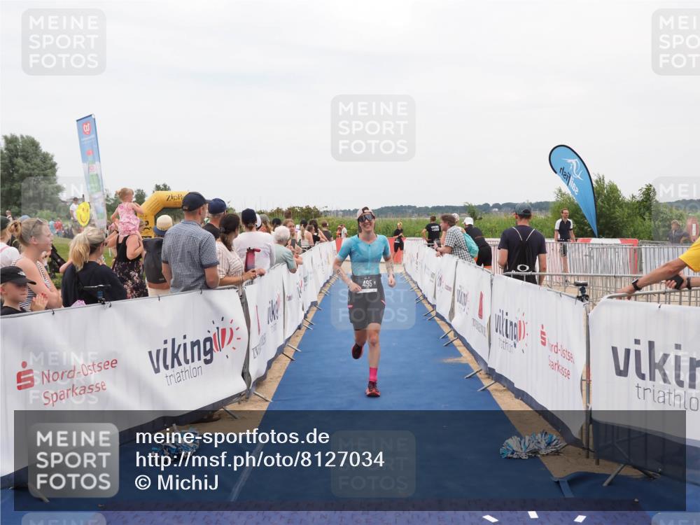 22.06.2025 - Viking Triathlon MichiJ http://msf.ph/oto/8127034 22.06.2025 15:24:18 Ziel 495 meine-sportfotos.de