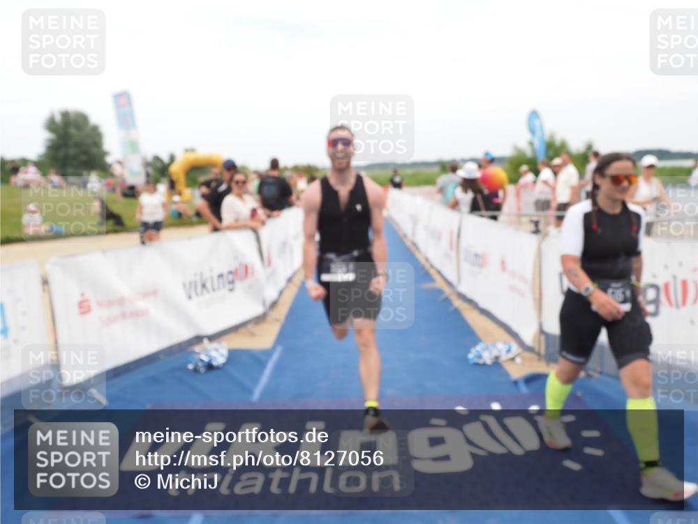 22.06.2025 - Viking Triathlon MichiJ http://msf.ph/oto/8127056 22.06.2025 15:18:34 Ziel 175, 399 meine-sportfotos.de
