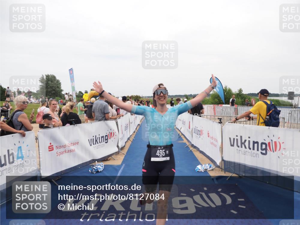 22.06.2025 - Viking Triathlon MichiJ http://msf.ph/oto/8127084 22.06.2025 15:24:20 Ziel 185, 495 meine-sportfotos.de