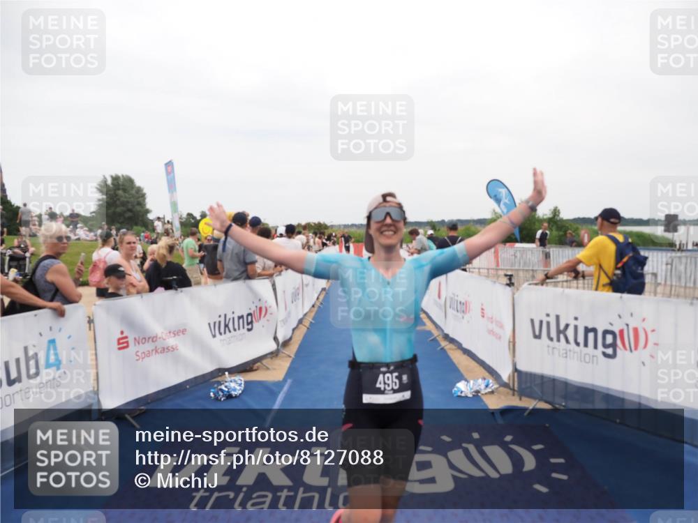 22.06.2025 - Viking Triathlon MichiJ http://msf.ph/oto/8127088 22.06.2025 15:24:20 Ziel 185, 495 meine-sportfotos.de