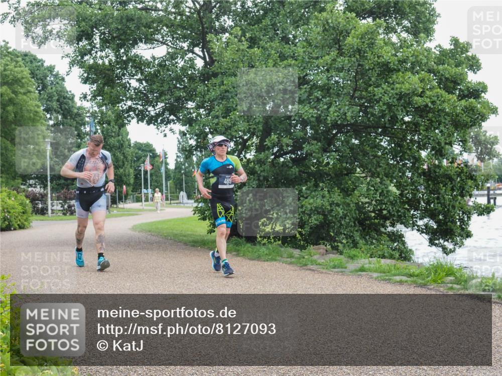 22.06.2025 - Viking Triathlon KatJ http://msf.ph/oto/8127093 22.06.2025 15:31:20 Laufen 76, 489 meine-sportfotos.de