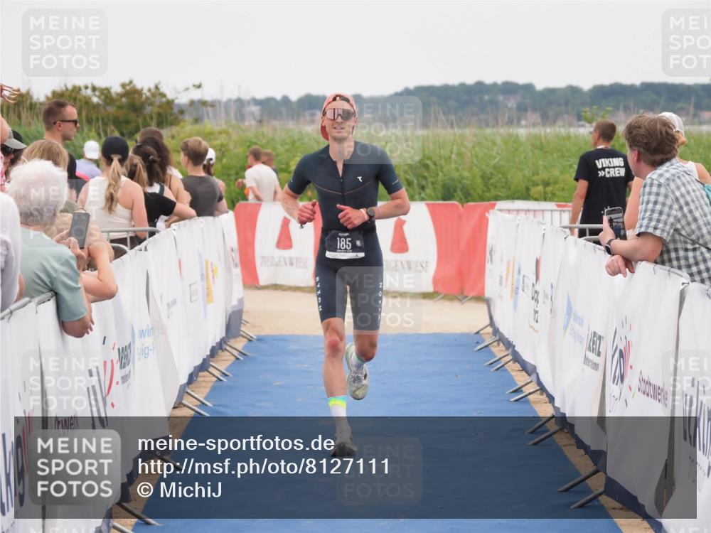 22.06.2025 - Viking Triathlon MichiJ http://msf.ph/oto/8127111 22.06.2025 15:24:24 Ziel 185 meine-sportfotos.de