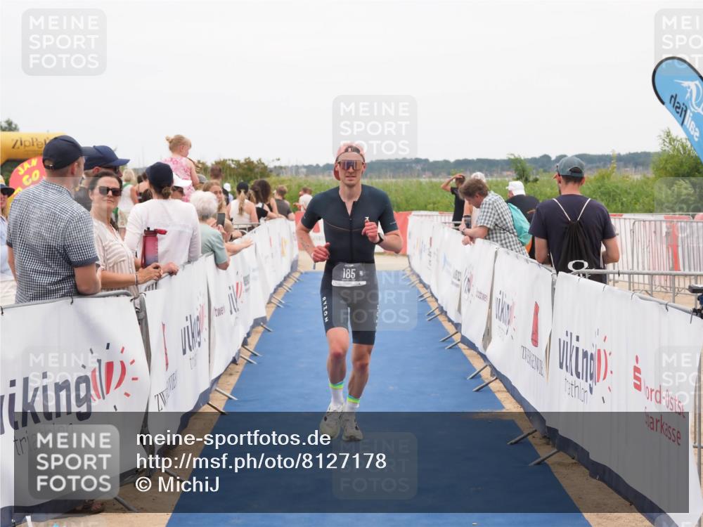 22.06.2025 - Viking Triathlon MichiJ http://msf.ph/oto/8127178 22.06.2025 15:24:26 Ziel 185 meine-sportfotos.de