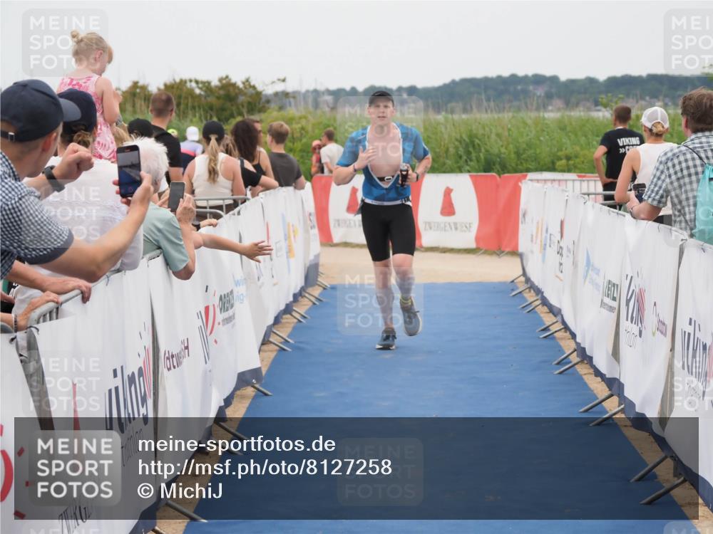 22.06.2025 - Viking Triathlon MichiJ http://msf.ph/oto/8127258 22.06.2025 15:24:35 Ziel 298 meine-sportfotos.de