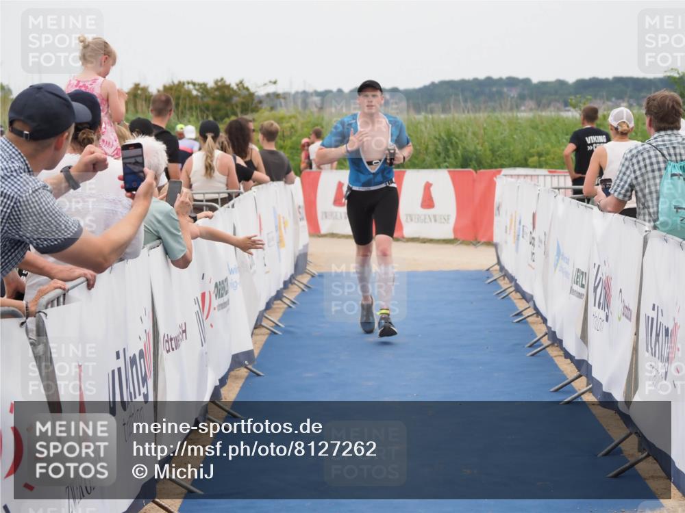 22.06.2025 - Viking Triathlon MichiJ http://msf.ph/oto/8127262 22.06.2025 15:24:35 Ziel 298 meine-sportfotos.de