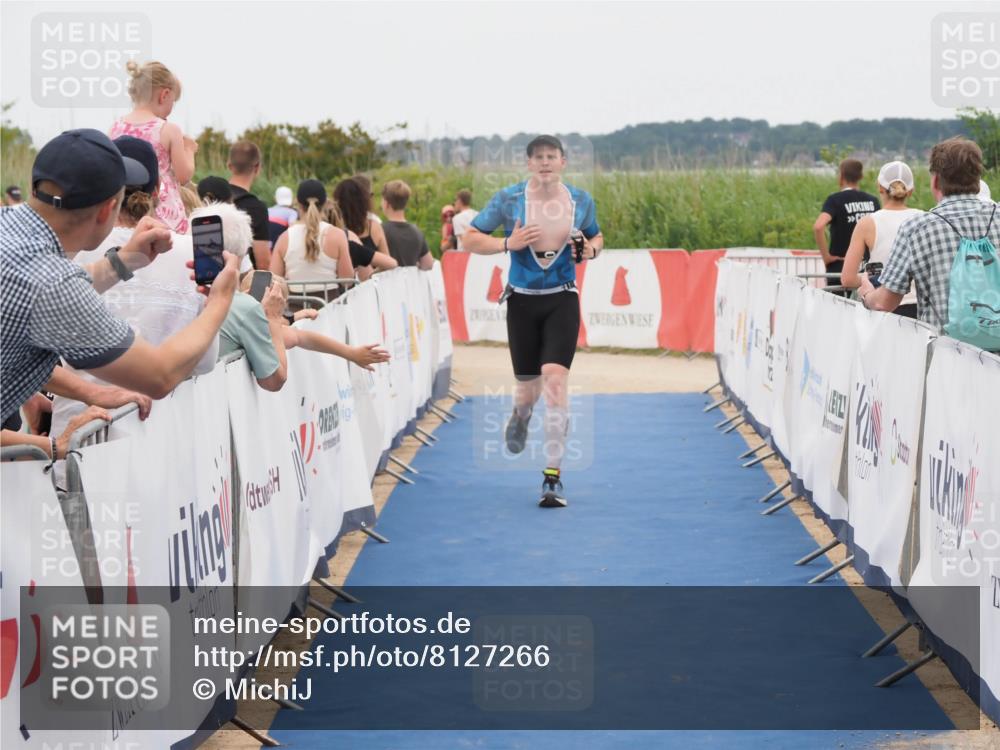 22.06.2025 - Viking Triathlon MichiJ http://msf.ph/oto/8127266 22.06.2025 15:24:35 Ziel 298 meine-sportfotos.de