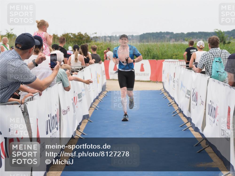 22.06.2025 - Viking Triathlon MichiJ http://msf.ph/oto/8127278 22.06.2025 15:24:35 Ziel 298 meine-sportfotos.de