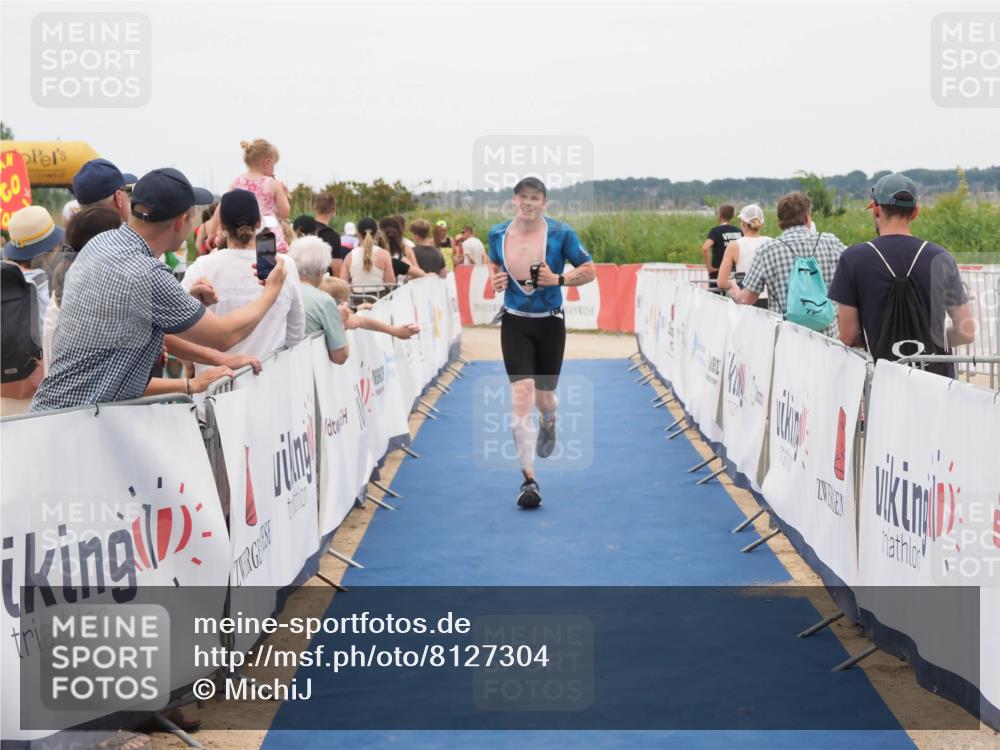 22.06.2025 - Viking Triathlon MichiJ http://msf.ph/oto/8127304 22.06.2025 15:24:36 Ziel 298 meine-sportfotos.de