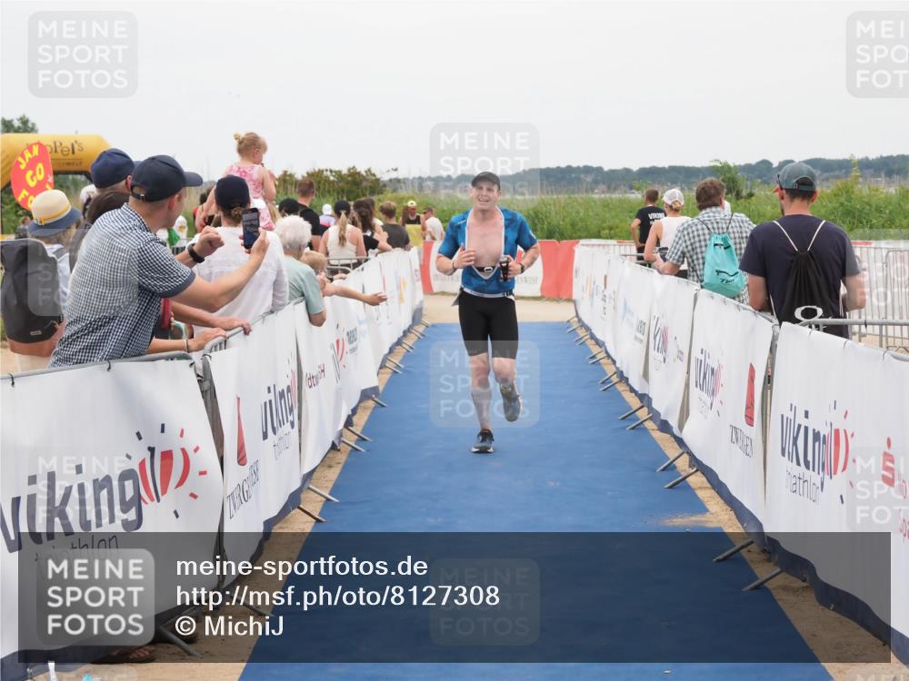 22.06.2025 - Viking Triathlon MichiJ http://msf.ph/oto/8127308 22.06.2025 15:24:36 Ziel 298 meine-sportfotos.de