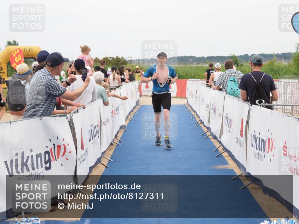 22.06.2025 - Viking Triathlon MichiJ http://msf.ph/oto/8127311 22.06.2025 15:24:36 Ziel 298 meine-sportfotos.de